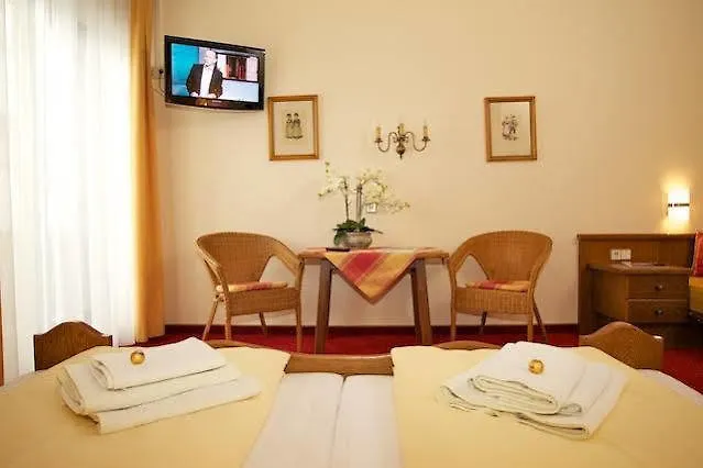 伊丽莎白旅馆 3* 韦斯滕多夫